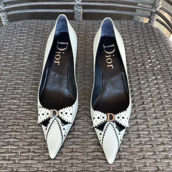 Christian Dior White/Black Leather And Patent Studded pumps - Picture 3 of 15